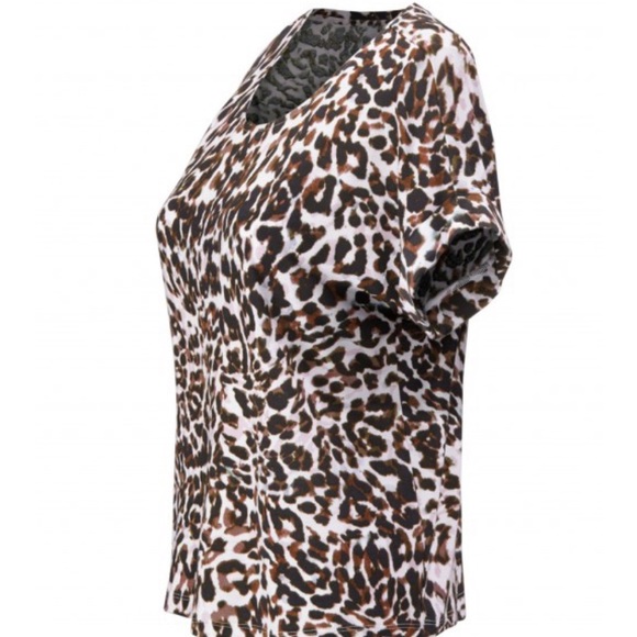 CAbi Tee 🌸 Small - Picture 4 of 8